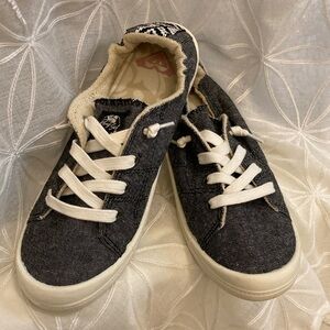 Like New! Roxy Shoes